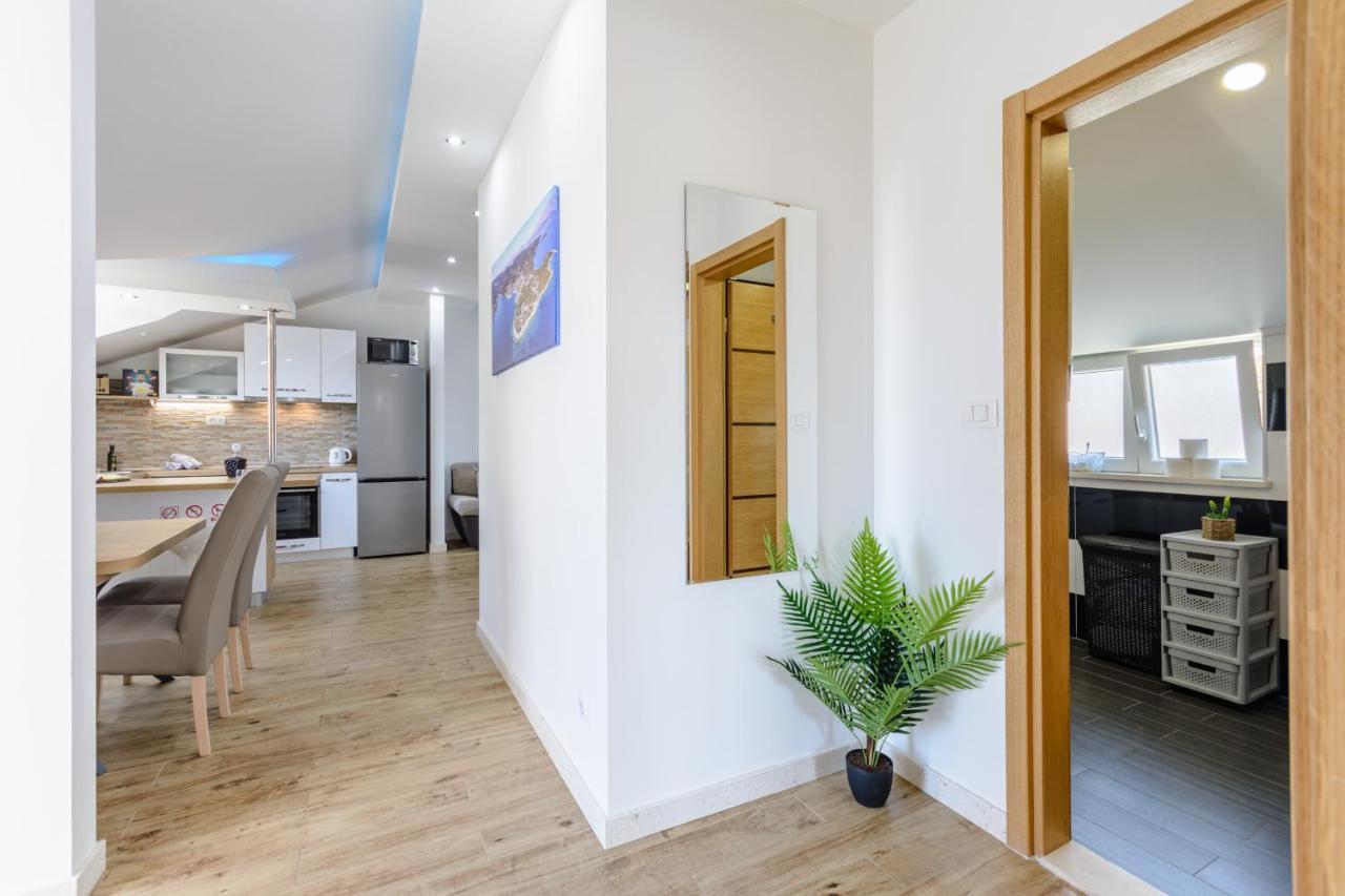 Apartment Darka 1 Sumartin Exterior photo